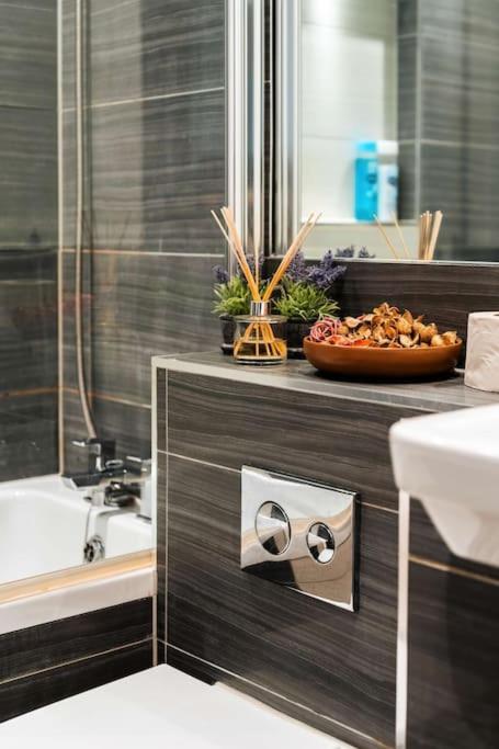 Central Maidstone Contractor Flat Εξωτερικό φωτογραφία